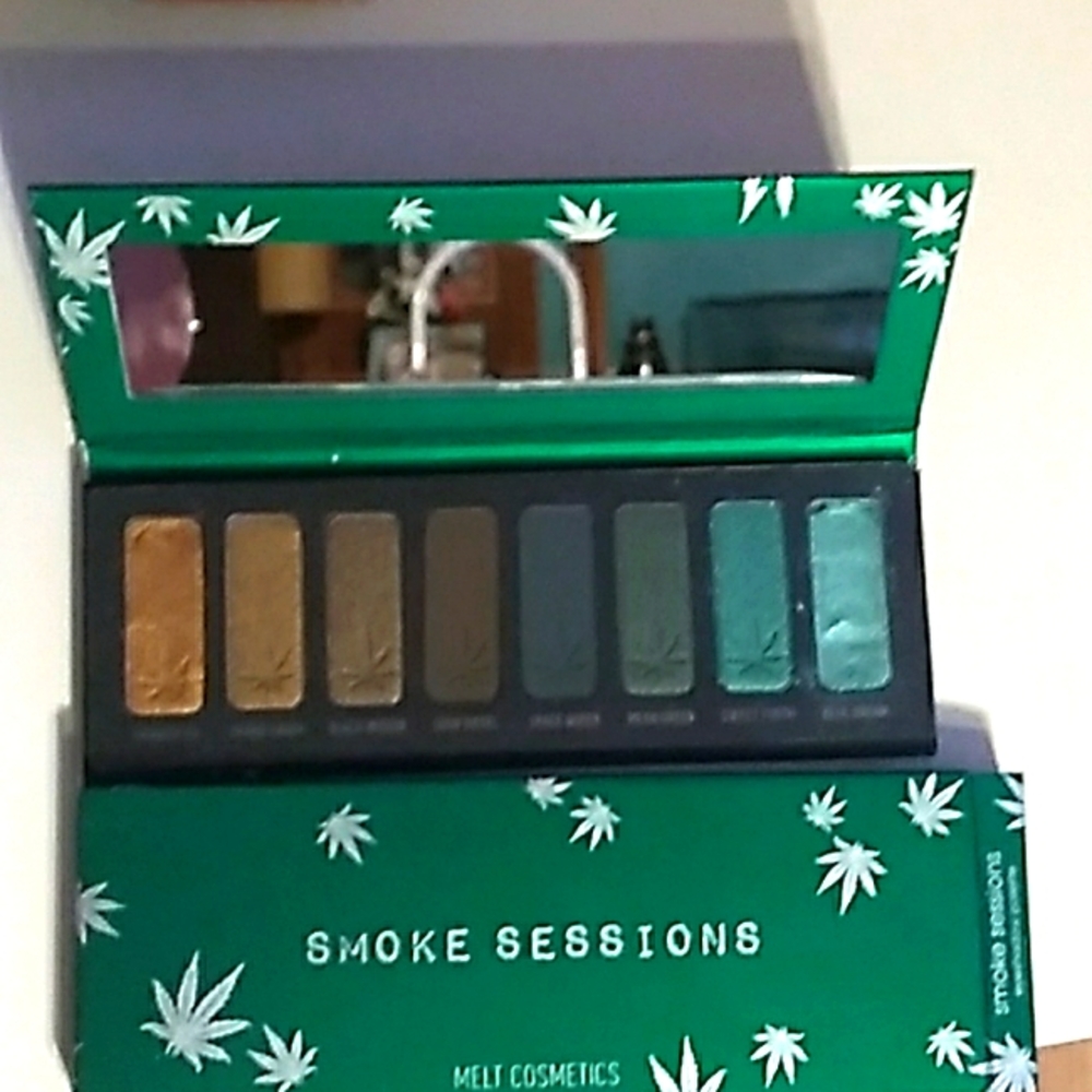 Melt cosmetic eyeshadow palette
